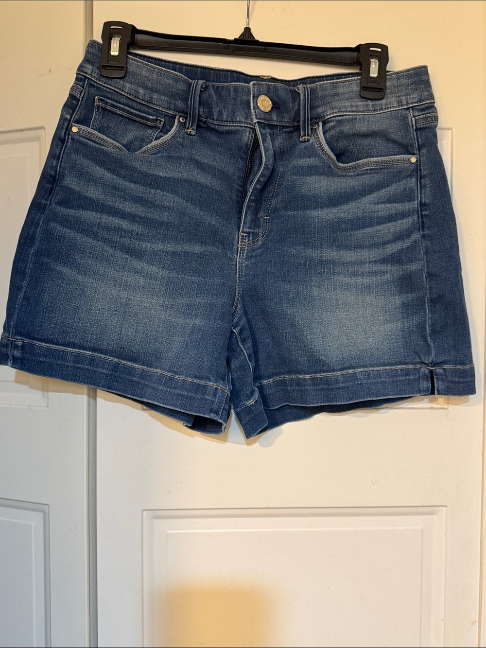 WHBM Classic Mid-Rise Denim 5” Shorts - Blue